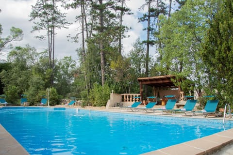 Pool view, Swimming pool, sunbed