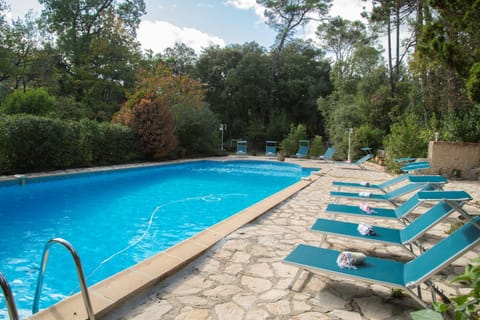 Pool view, Swimming pool, sunbed