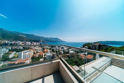 Natural landscape, View (from property/room), Balcony/Terrace, Mountain view, Sea view