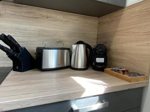 Coffee/tea facilities, Kitchen or kitchenette, toaster