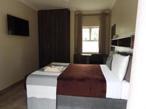 2 Bed Apt with en-suite and kitchenette - 2066 Copropriété in Harare