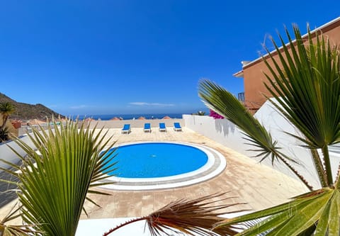 Natural landscape, Solarium, Mountain view, Pool view, Sea view, Swimming pool, sunbed