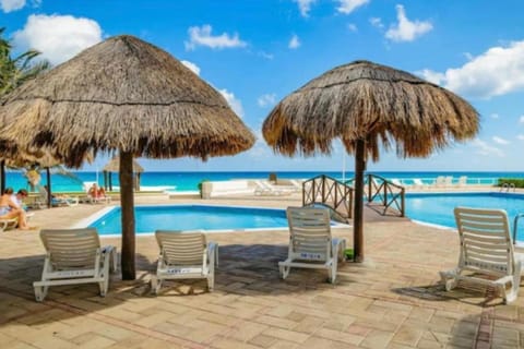 Pool view, Sea view, Swimming pool