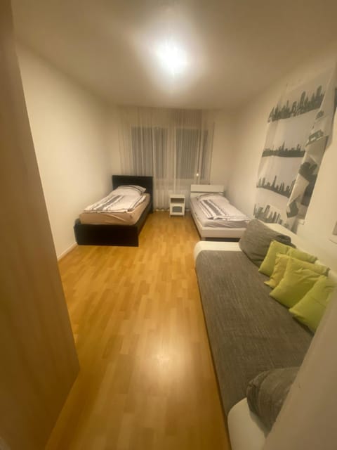 Apartment in Uerdingen,Monteure,Netflix, Prime Condo in Krefeld