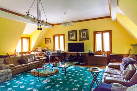 Honey Maple Grove BnB Bed and Breakfast in Westchester County