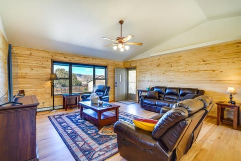 Cañon City Vacation Rental with Stunning Views! Maison in Canon City
