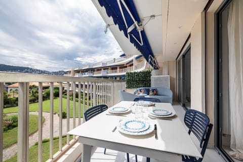 Patio, View (from property/room), Balcony/Terrace, Dining area