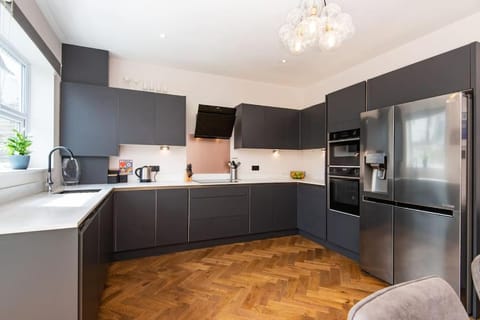 Newly renovated Victorian house with free parking House in Hove