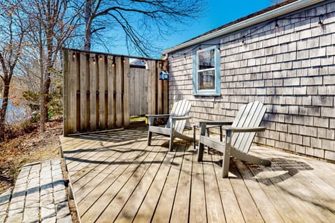 Calm Waters House in Pocasset