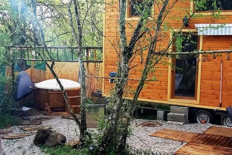 Mini maison tiny house et son bain nordique House in Figeac