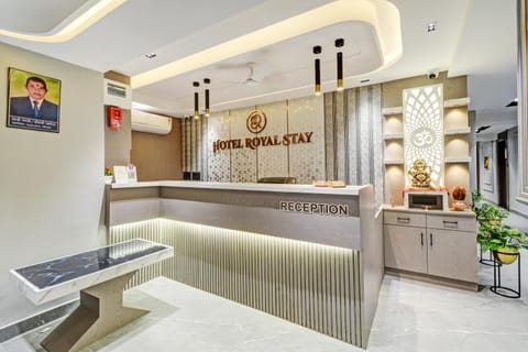 Hotel Royal Stay, Pakwan Sg Highway Hotel in Ahmedabad