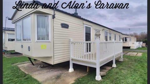 Linda/Alan's Happy Holiday Home Campeggio /
resort per camper in Rhyl