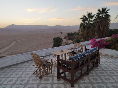 Patio, Natural landscape, View (from property/room), Balcony/Terrace, Dining area, Mountain view