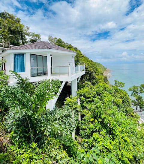 Property building, Natural landscape, Sea view