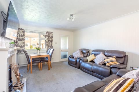 TV and multimedia, Living room, Other, Seating area, Dining area