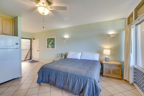 Walk to Beach Ocean-View Maunaloa Studio Apartment in Molokai