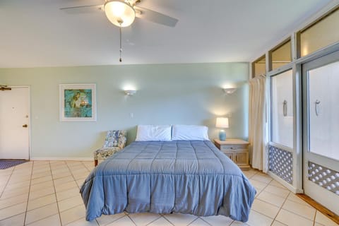 Walk to Beach Ocean-View Maunaloa Studio Apartment in Molokai