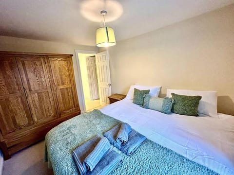 Cottage,Cinema Room,Log Burner House in Llanfoist Fawr