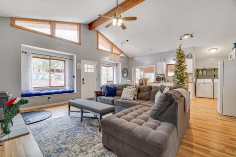 Living room, Seating area, fireplace