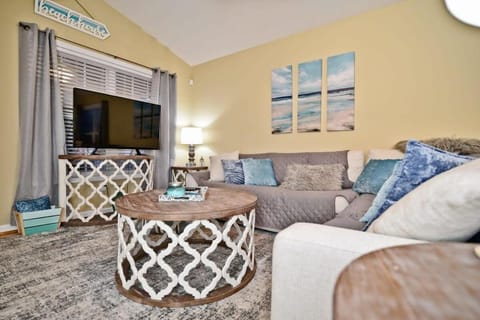 Beach Haven House with Pool and Hot Tub House in Surfside Beach