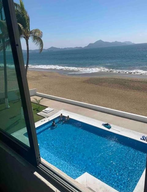 Bonito departamento a pie de playa en Manzanillo Condo in Manzanillo