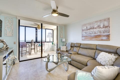 Resort-Style Hudson Condo - Spacious Private Patio Apartment in Hudson