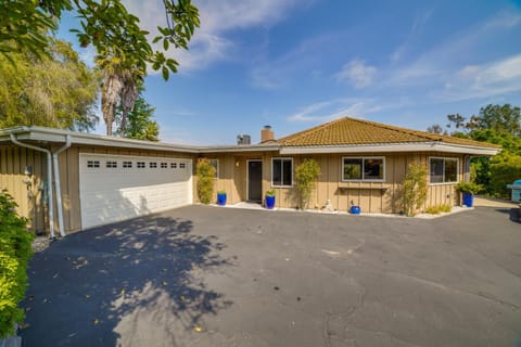 Fallbrook Home with Mountain Views Close to Hiking! Maison in Fallbrook