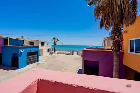 Condo 4 In town and steps to the beach and Malecon Casa in San Felipe