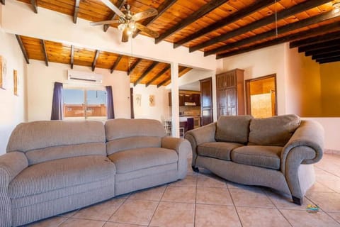Condo 4 In town and steps to the beach and Malecon Haus in San Felipe