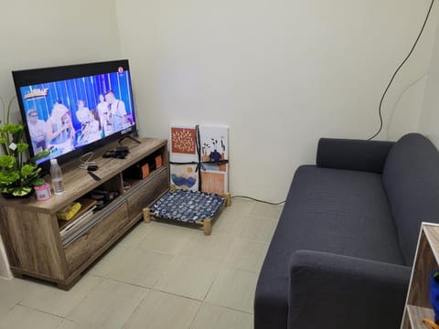 Communal lounge/ TV room, TV and multimedia, Living room, Seating area