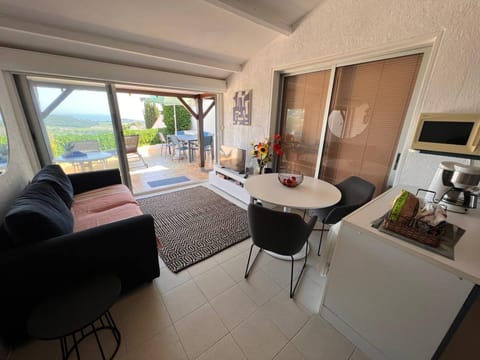 Mas rénové 4 pers, terrasse, piscine, proche plages - FR-1-726-4 Apartment in La Croix-Valmer