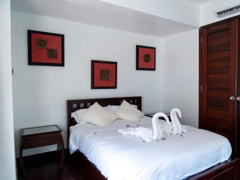 3 Bedroom Seaview Villa Haven on Beachfront Resort Villa in Ko Samui