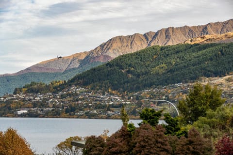 Charming house with lovely views Apartment in Queenstown