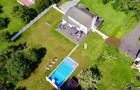 Property building, Garden view, Swimming pool