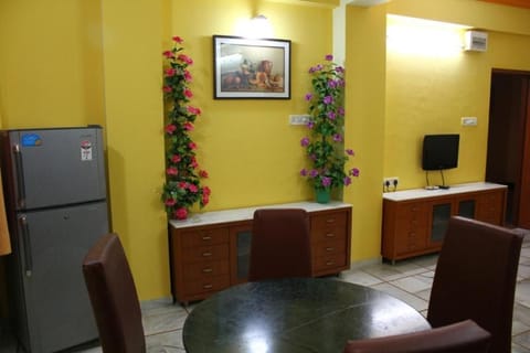 Shreeji Service Apartment Condo in Vadodara