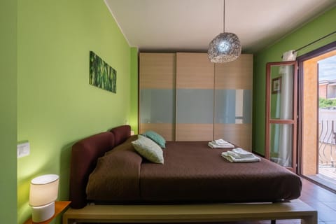 Bed, Balcony/Terrace, Photo of the whole room, Bedroom, wardrobe, air conditioner