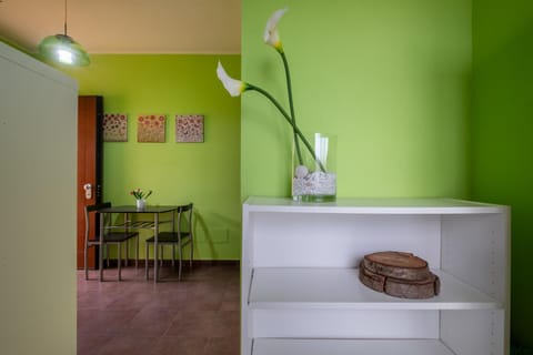 Living room, Decorative detail, Dining area