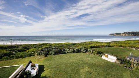Philotimo - Absolute Beach Front at North Avoca House in Terrigal