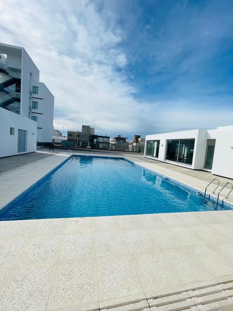 Balcony/Terrace, Swimming pool