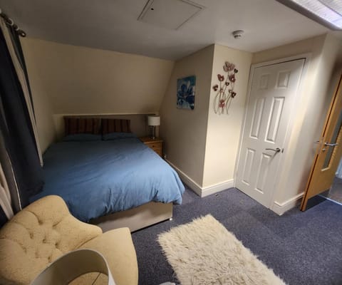 Flat in Solihull town centre, 2 Big rooms Condo in Shirley
