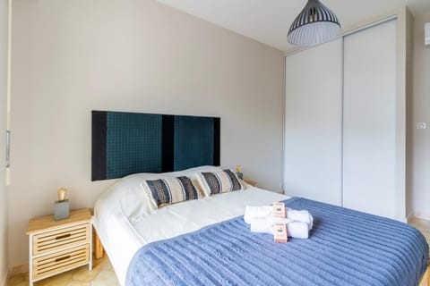 85m with loggia near the sea Apartment in Antibes