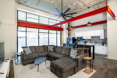 Historic Downtown Loft with Modern Flare Condo in Knoxville