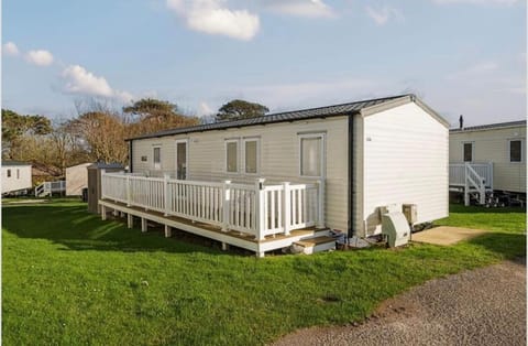 Emma's Retreat 3-bedroom caravan sleeps 6 at Durdle Door nr Wareham Dorset Campground/ 
RV Resort in Purbeck District