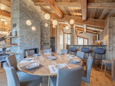 Chalet de luxe familial avec piscine et sauna, proche des pistes et commodités à Courchevel Le Praz - FR-1-568-37 Chalet in Saint-Bon-Tarentaise