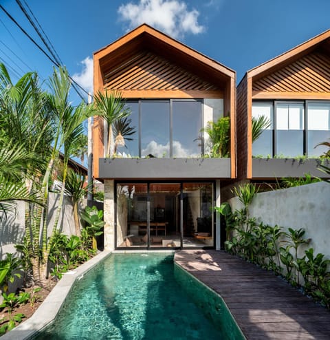 Property building, Pool view, Swimming pool
