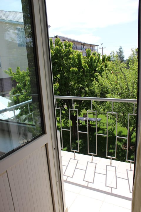 Balcony/Terrace, Garden view