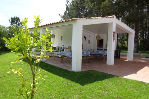 Quinta da Alentegria, 4 cottages met lounge en verwarmd zwembad Condo in Alcácer do Sal