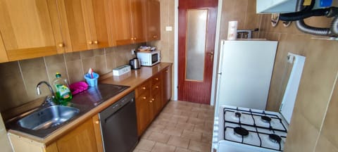 Coffee/tea facilities, Kitchen or kitchenette, dishwasher, minibar, pet friendly, stove