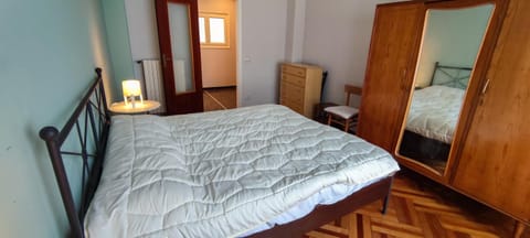 Bed, Photo of the whole room, Bedroom, wardrobe