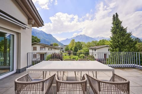 Property building, Balcony/Terrace, Mountain view